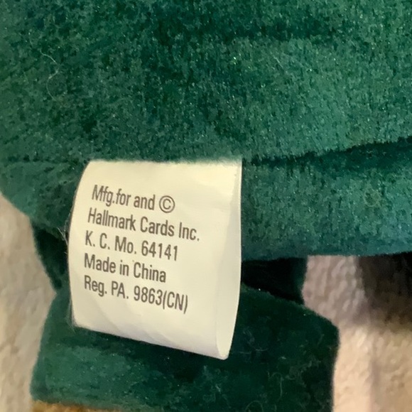 Hallmark kiss kiss mistletoe bears set with magnetic noses - Picture 4 of 5